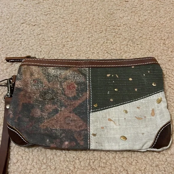 NWT Uchi Hattie Gold Splattered Canvas Wristlet Recycled Clutch Leather Metallic - Picture 3 of 12